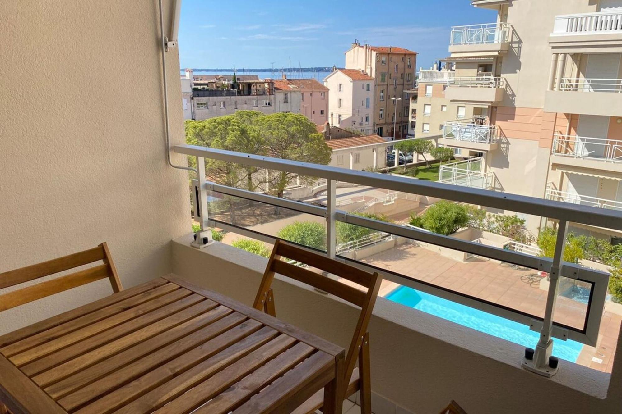 06Ai - Beautiful Renovated Studio - Sea And Pool View Vallauris Eksteriør bilde