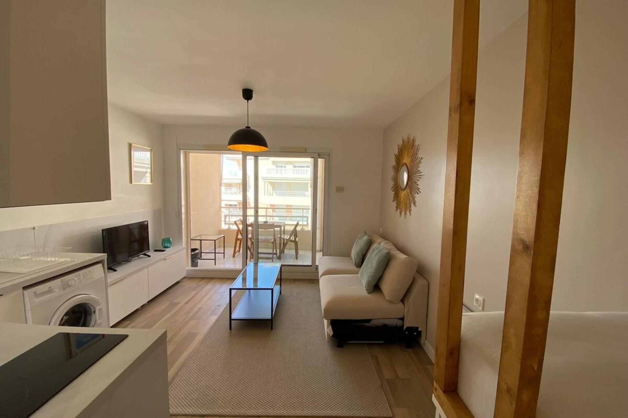06Ai - Beautiful Renovated Studio - Sea And Pool View Vallauris Eksteriør bilde