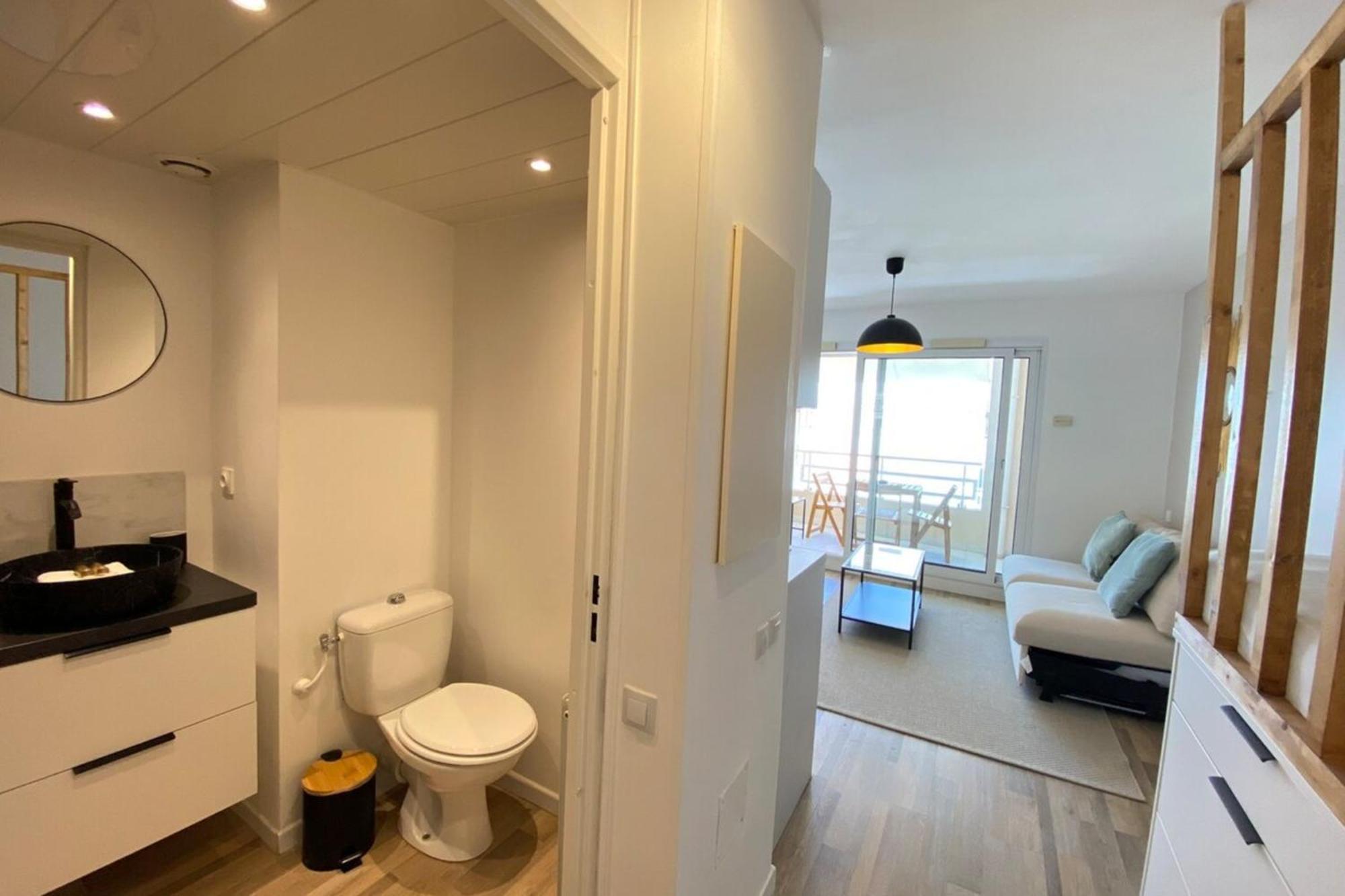 06Ai - Beautiful Renovated Studio - Sea And Pool View Vallauris Eksteriør bilde